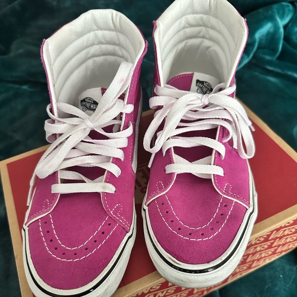 Vans - pink suede hightops - Picture 2 of 6